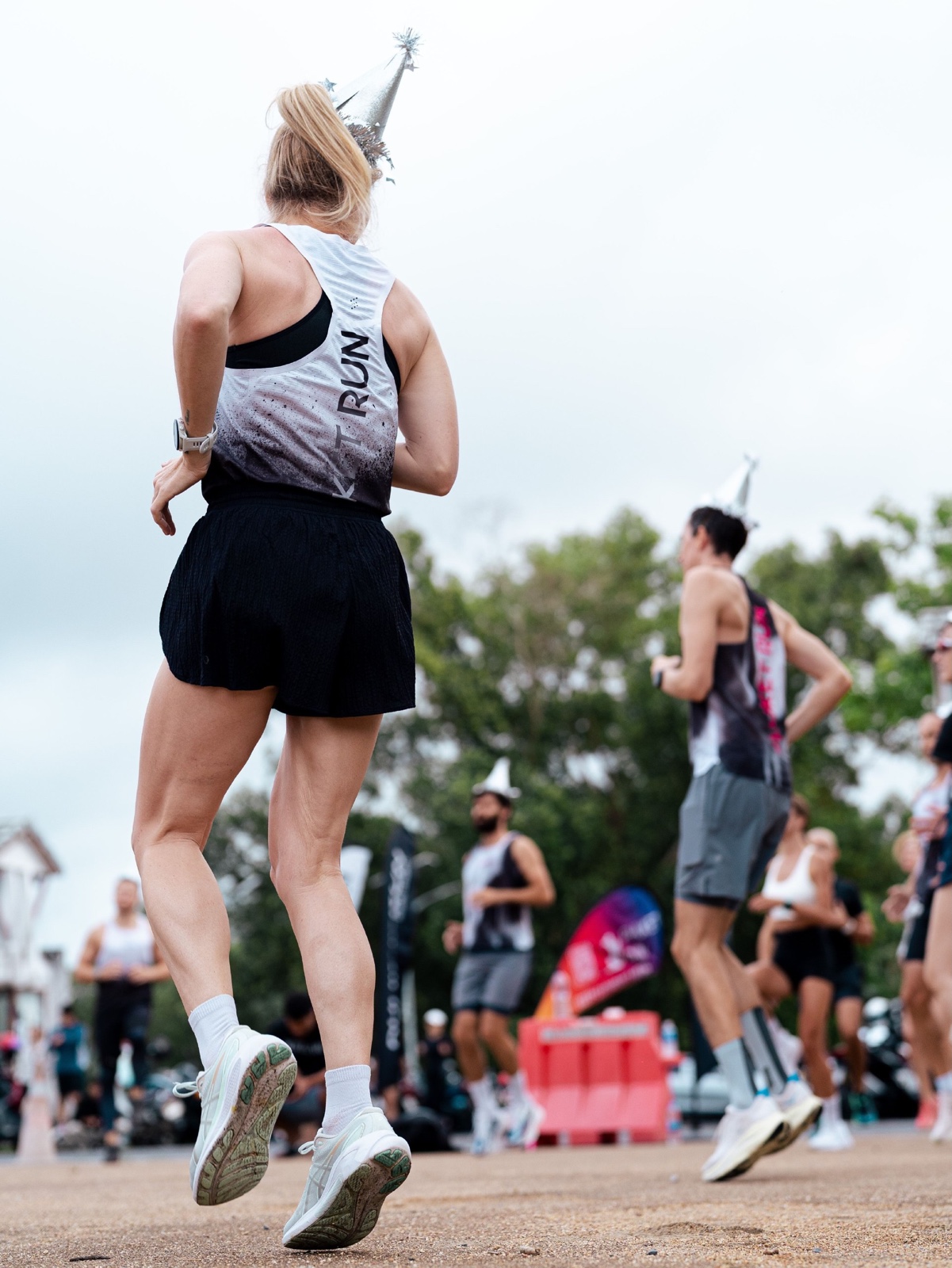 PHUKET RUN member wearing the club running singlet on race day
