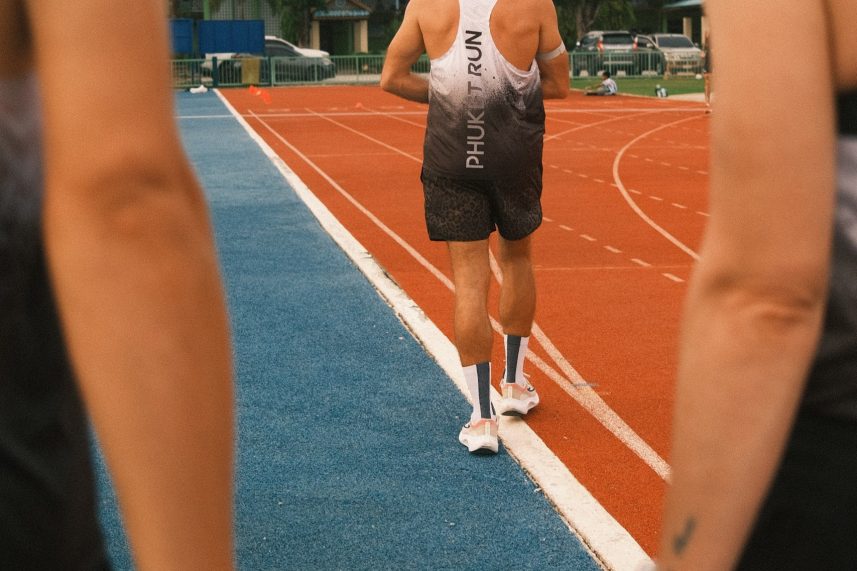 PHUKET RUN runner on the track